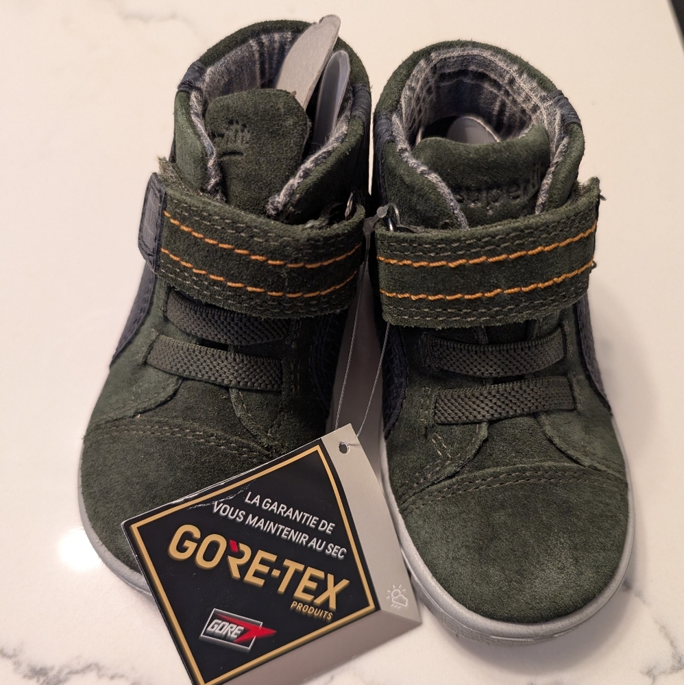 NWT Gore-tex ULLI High top toddler Euro size 21